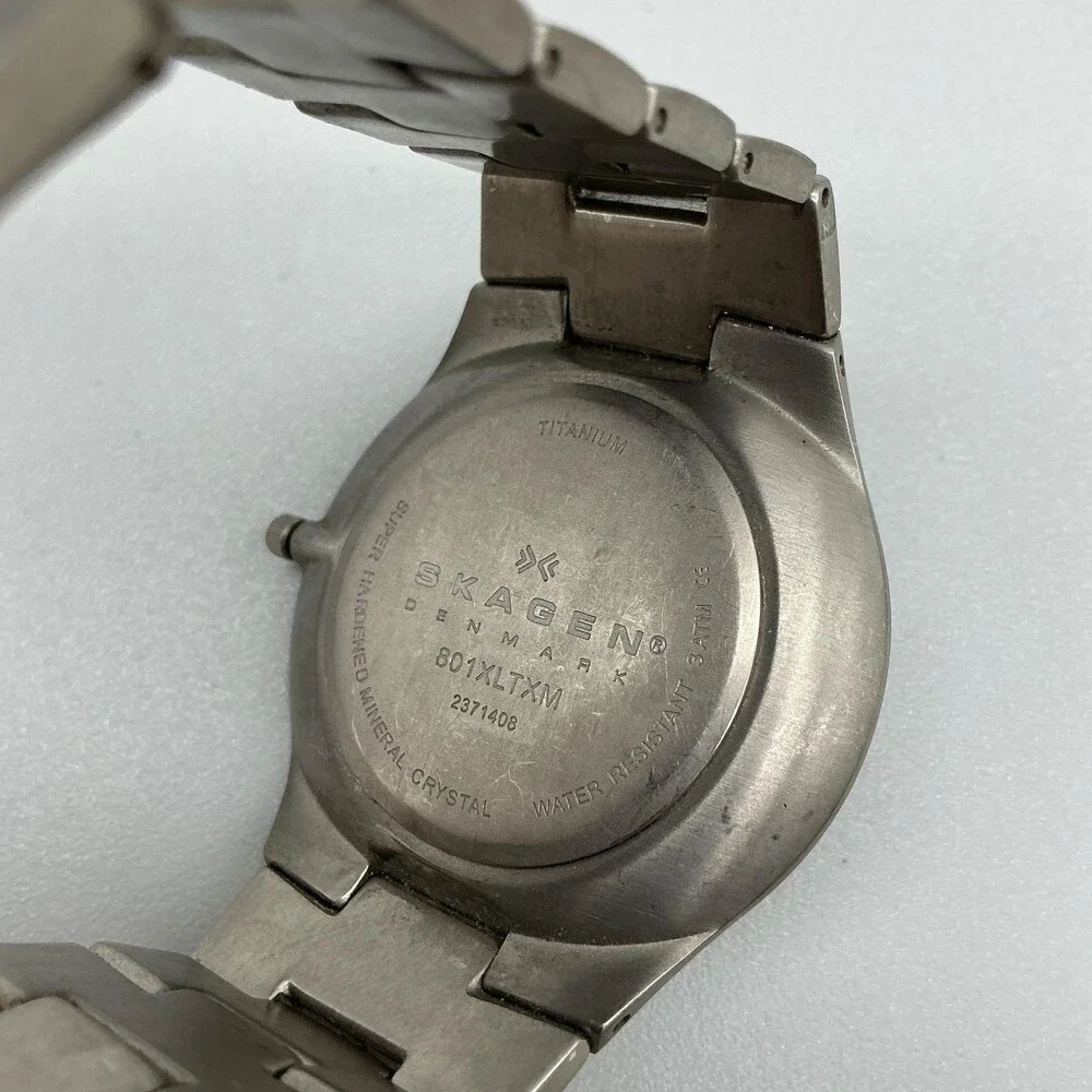 Skagen 801XLTKM Mens Watch 40mm Gray Black Dial Titanium New Battery 6.75
